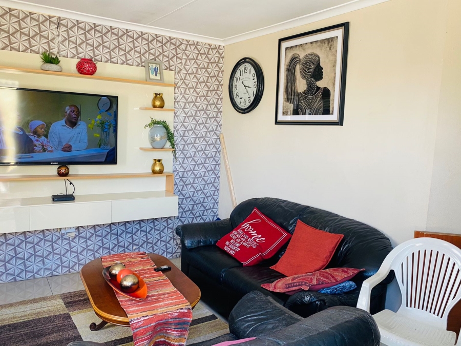 3 Bedroom Property for Sale in Nonqubela Western Cape